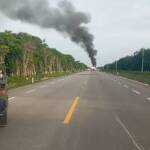 Narco airplane on fire lands on Federal Highway 184, in Quintana Roo – Mexico