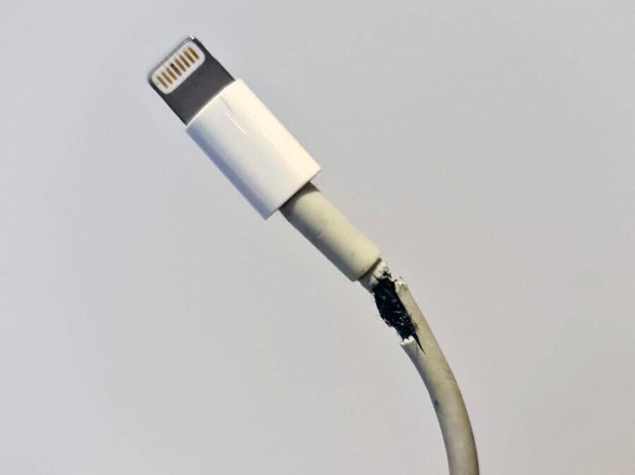 iphone-12:-apple-pode-lancar-novo-cabo-de-carregamento-que-o-interrompera-com-tanta-frequencia,-sugerem-vazamentos