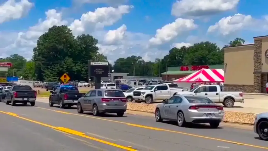 Multiple Injuries Reported, After Mass Shooting Outside Arkansas Grocery Store